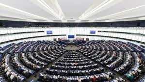 Parlament Europejski przyjął antyrządowa rezolucję
