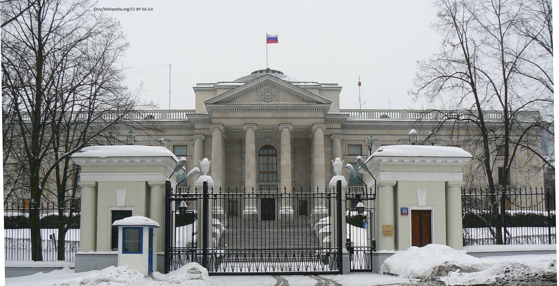 Pikieta pod rosyjską ambasadą w Warszawie
