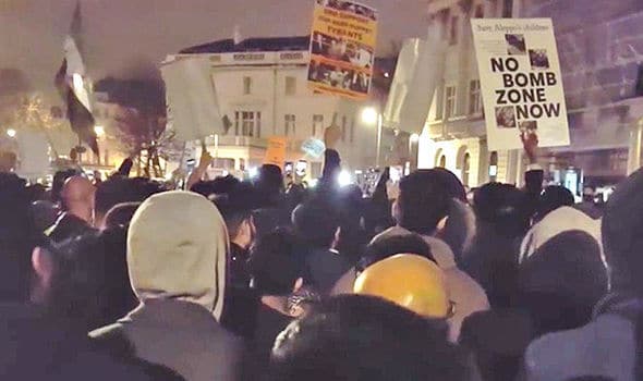 Brytyjscy muzułmanie na ulicach Londynu domagają się kalifatu.