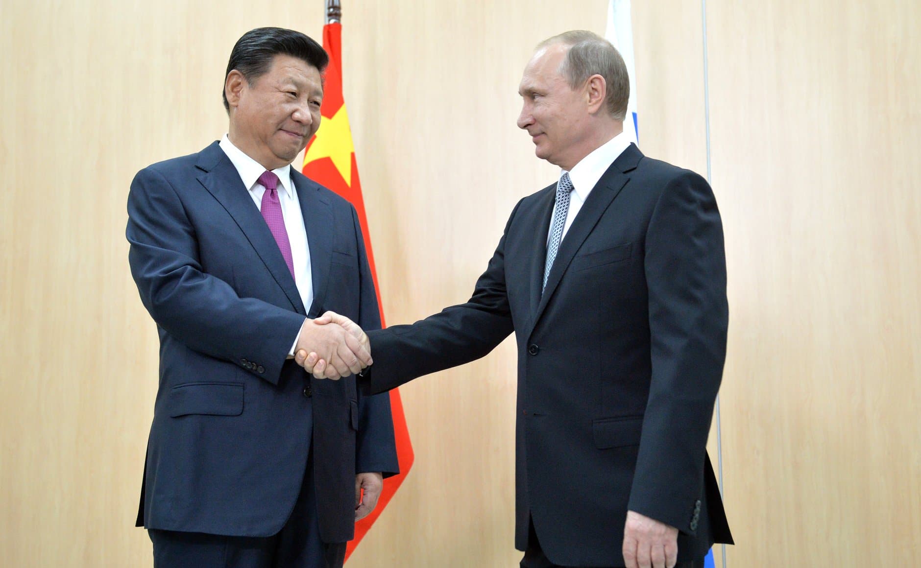 Prezydent komunistycznych Chin – Xi Jinping wzywa do całkowitego pozbycia się broni atomowej.