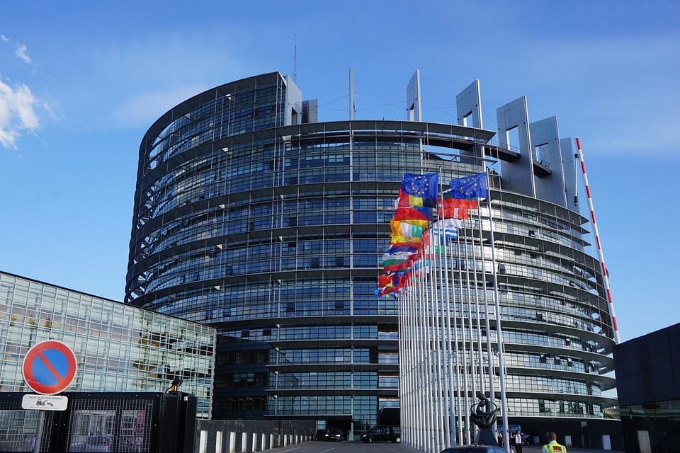 Parlament Europejski uznał odmowę zabijania dzieci za formę przemocy