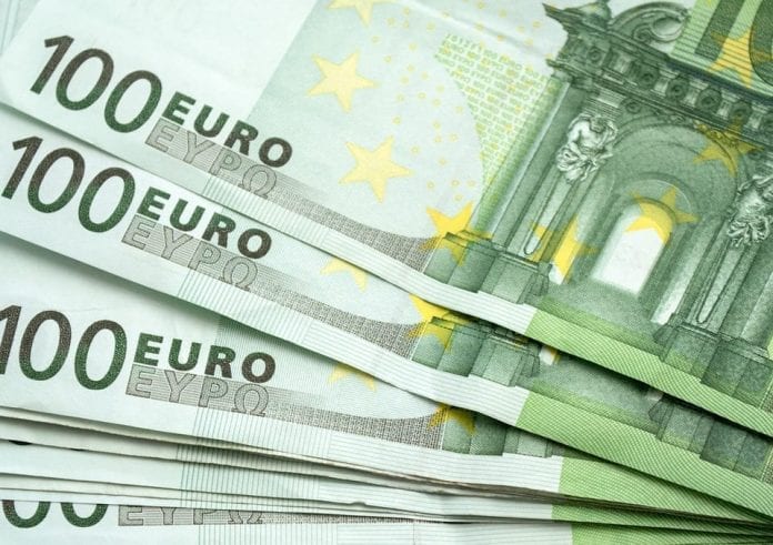 Banknoty 100 euro