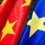 Flagi Chin i Unii Europejskiej