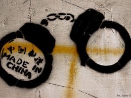 Kajdanki Made in China - graffiti w Lublinie